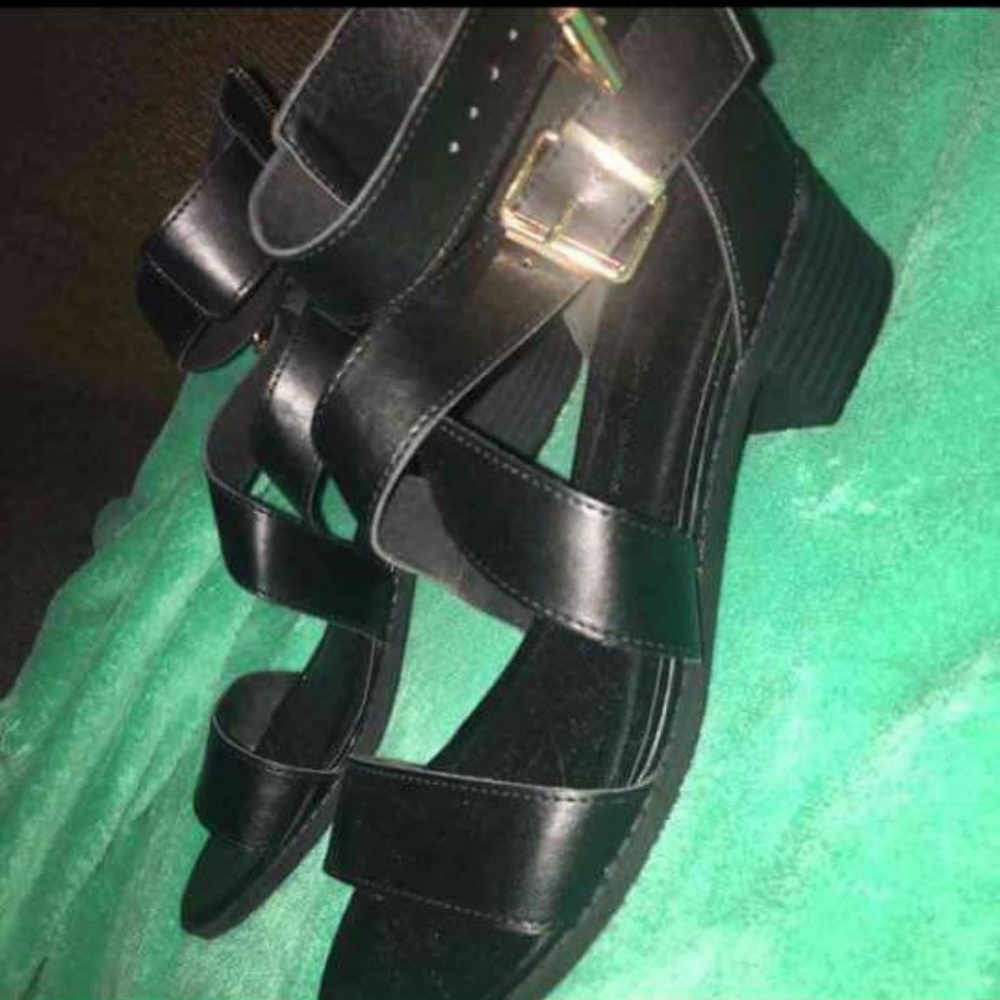 Fashion nova sandals